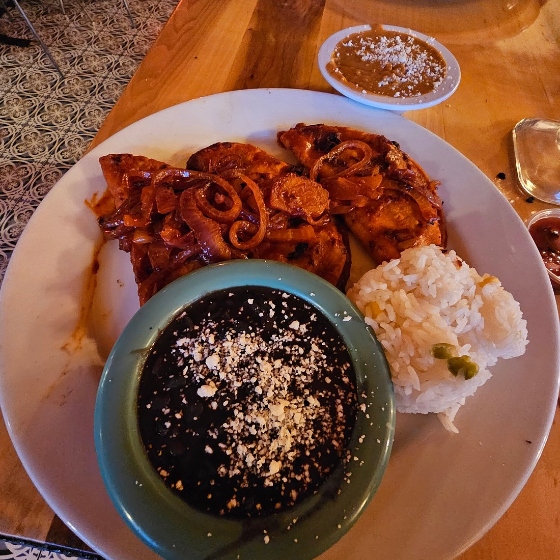 Casa Corazon Restaurant signature dishes Mole Negro Steak MexicanoAguachile